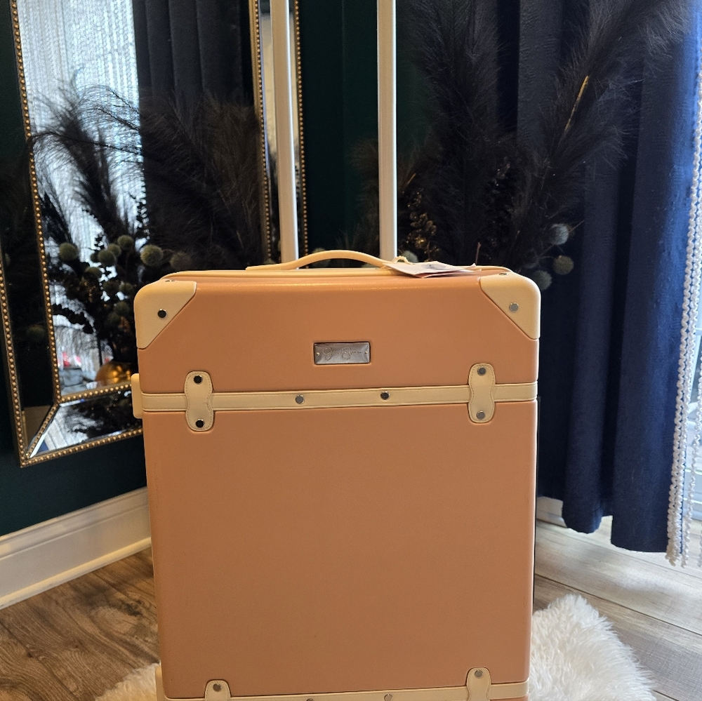 Jessica Simpson 24"Hardside Vintage Laugage Color:Rose Gold4 Spinner New - Picture 2 of 8